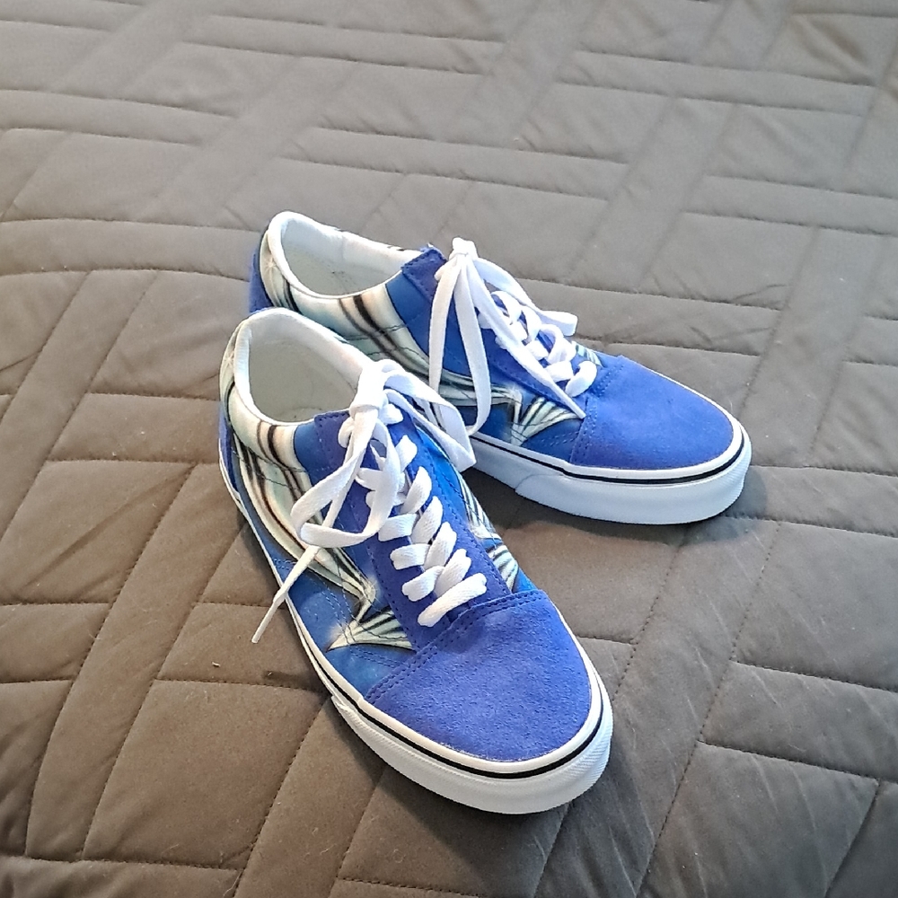 Vans Blue and White Unisex Sneakers NWOT